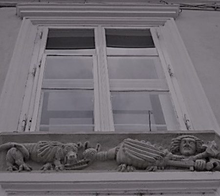Seydlova hisa, Podokenski relief_sv. Jurij_1